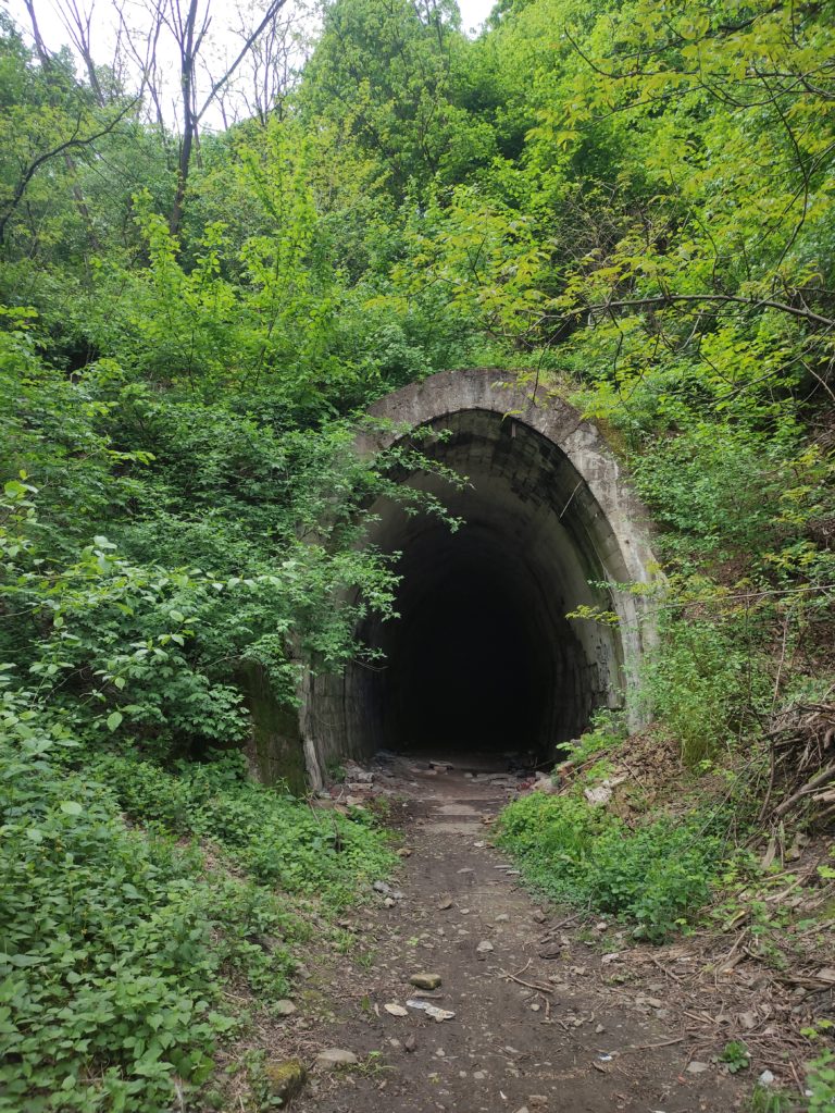 Starý Ťahanovský tunel