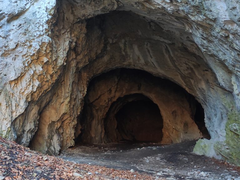 Ružínske jaskyne