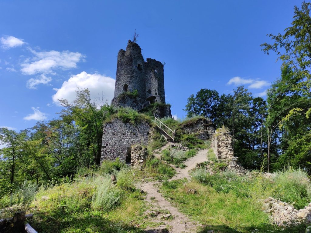 Starhrad (Starý hrad)