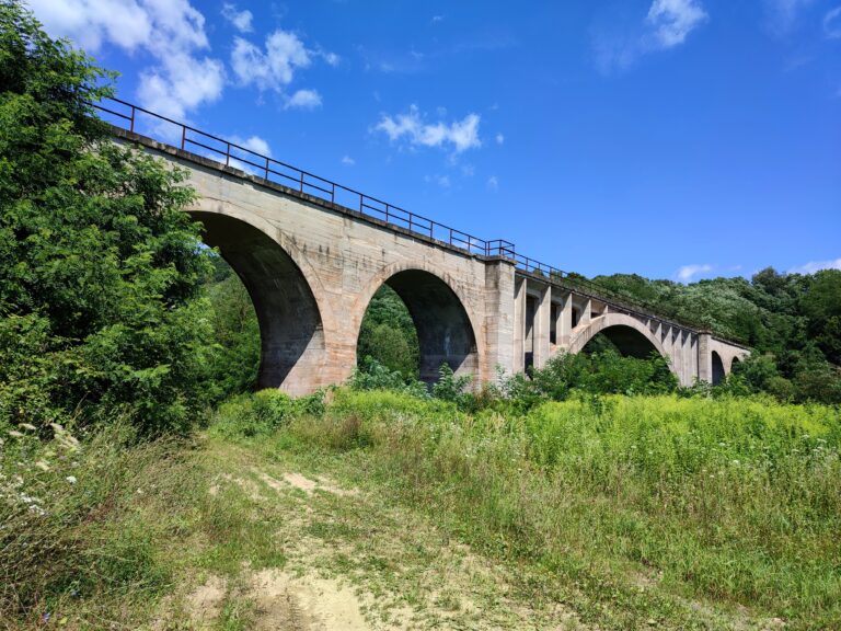 Koprášsky tunel a Mníšanský viadukt