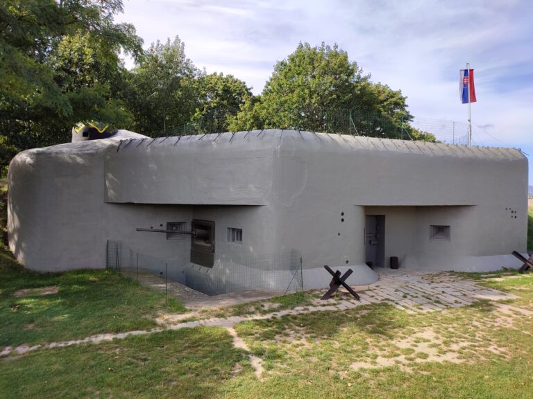 Bunker B-S 8 Hřbitov