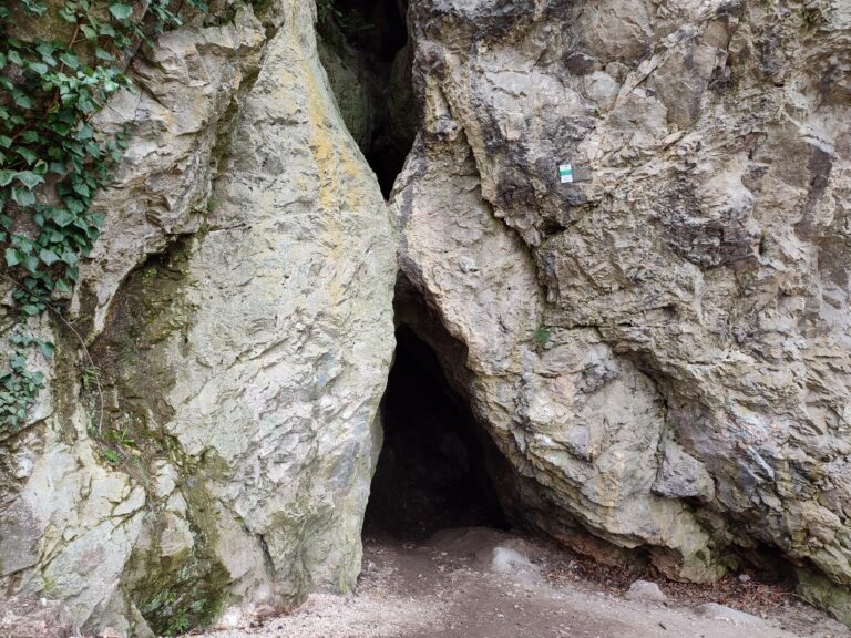 Jaskyňa pod Nitrianskym hradom