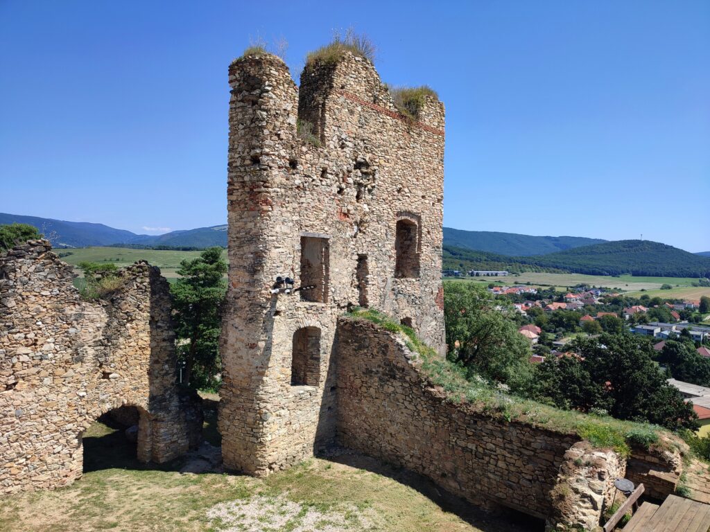 Hrad Divín