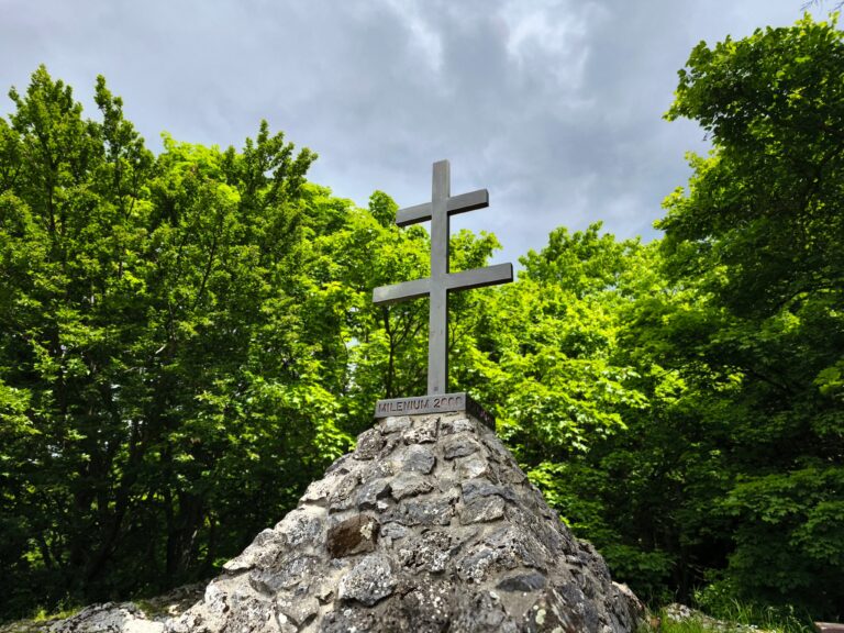 Vrch Skala nad Lozornom